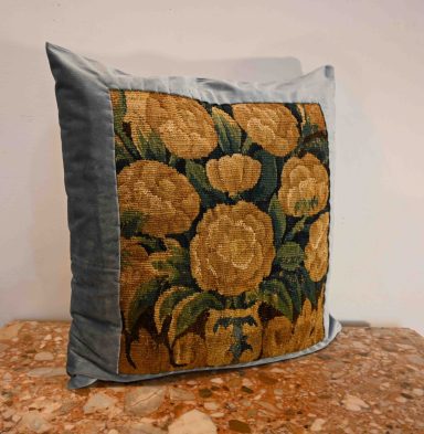 Magnifique Coussin en Tapisserie Verdure Aubusson florale XVIIIe sielce