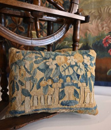 Coussin en Tapisserie - N° 1677