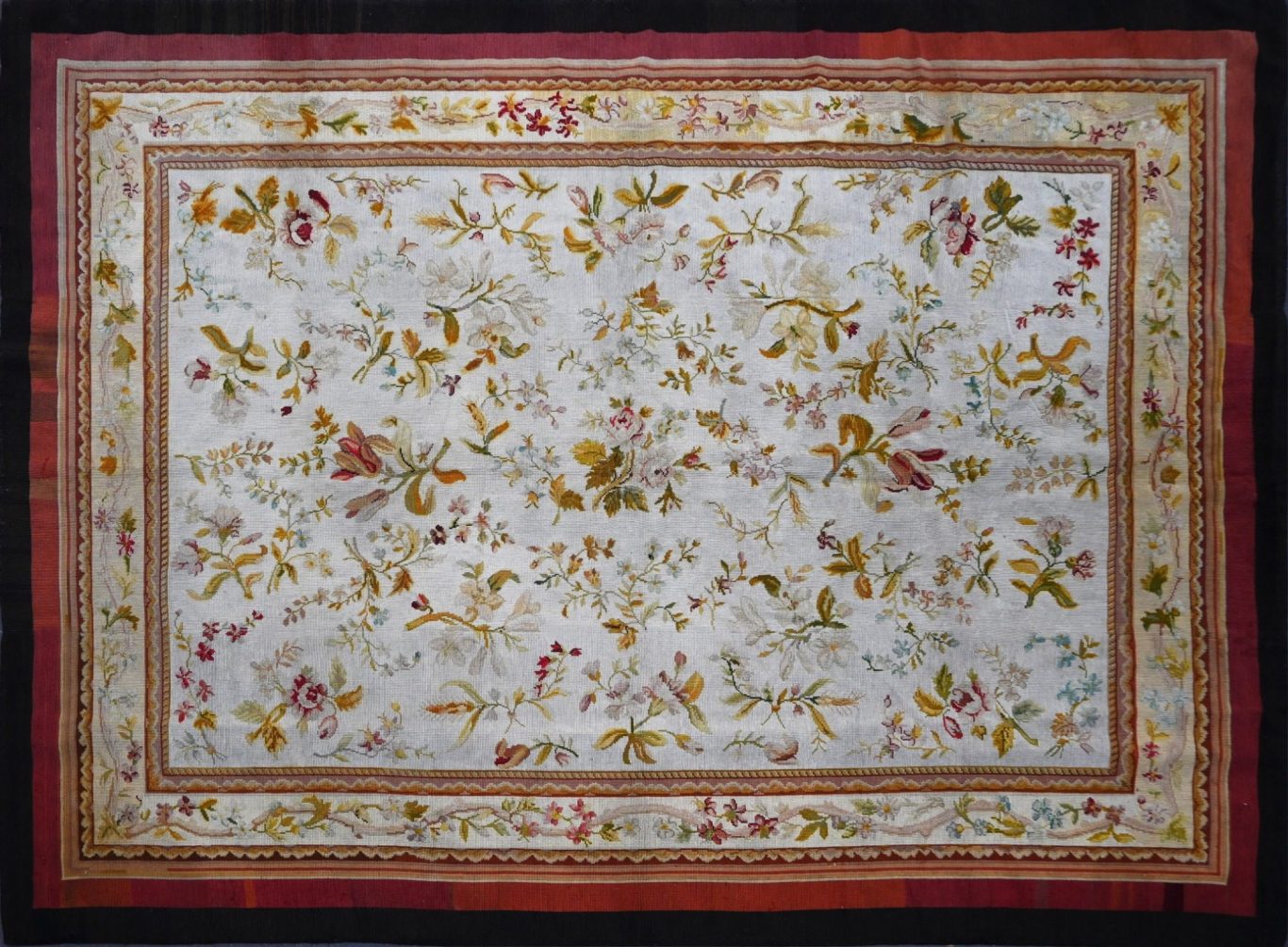 Tapis XIXᵉ siècle au petit point – Achat, Vente & Entretien