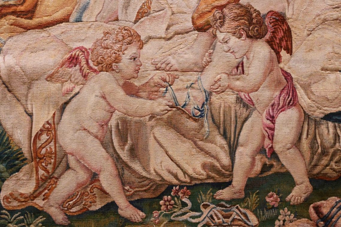 Tapisserie scène putti 