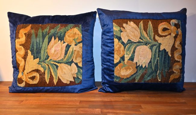Paire de Coussin en Tapisserie Flandre XVII eme siecle - 45x45 - N° 1334
