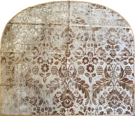 Cap De Prètre En Velour Italien 19 ème - 155x135 - N° 724
